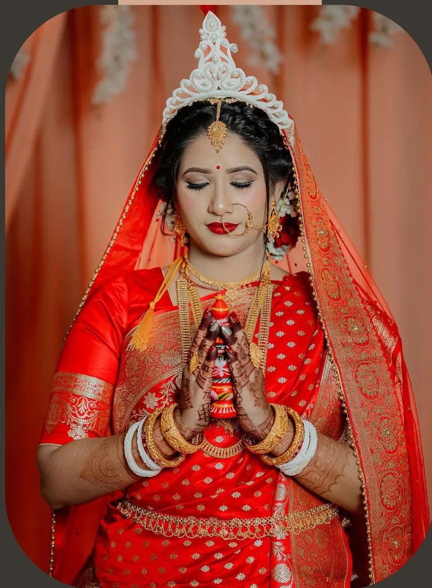 Bride in traditional red wedding attire